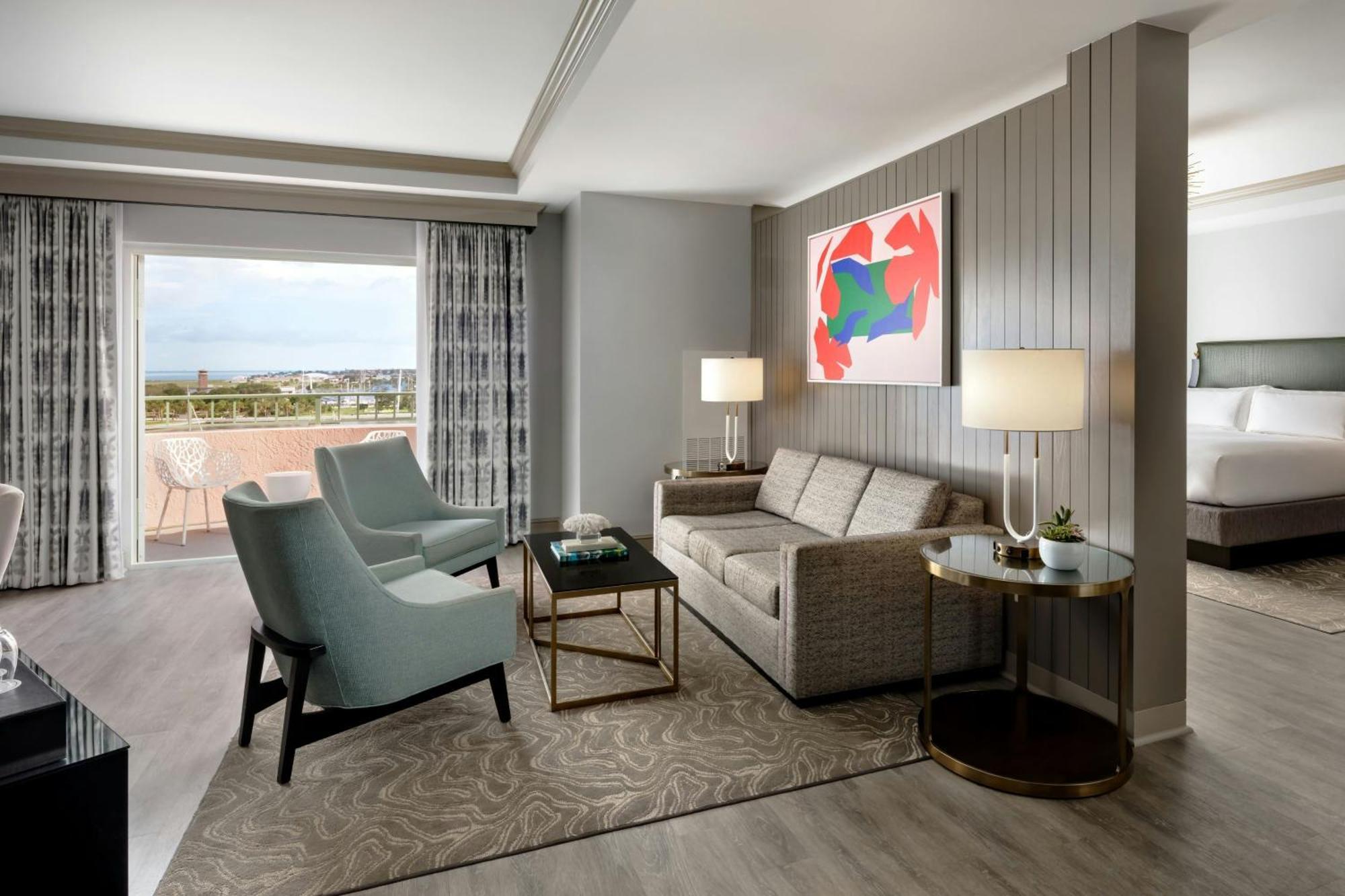 One-Bedroom Premium King Suite Bay View Balcony Sofa Bed Tower